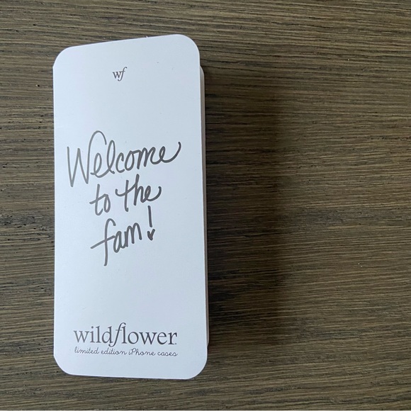 new in box - wildflowers case for iphone 11 mushroom design - Picture 5 of 6